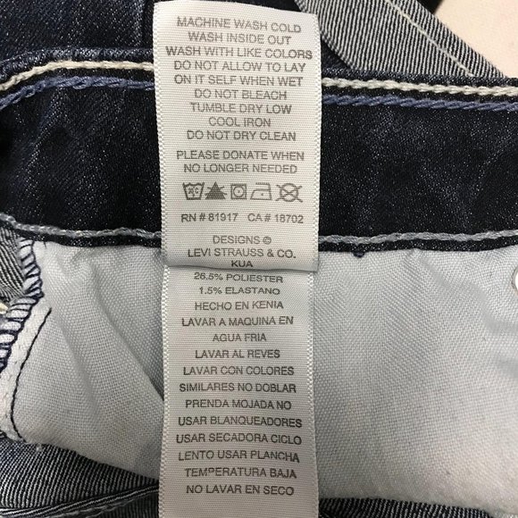 Levi’s Midi Short Cuffed Shorts 7 - Picture 8 of 8